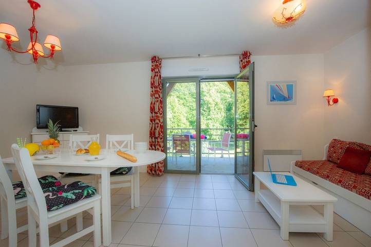 Ferienwohnung für 5 Personen, mit Pool und Sauna sowie Balkon