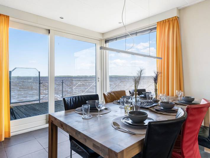 Ferienhaus für 6 Personen, mit Terrasse und Garten sowie Seeblick in Lauwersmeer - 2