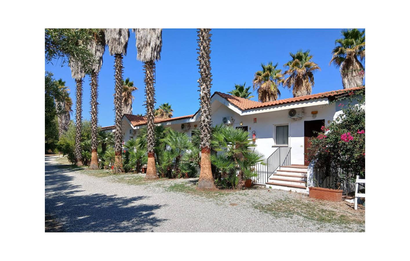 Appartement de vacances entier, Appartement avec vue sur la mer, parking, jardin et climatisation - 2,5 km de la plage in Briatico, Province de Vibo Valentia