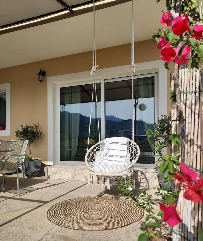 Ferienwohnung für 4 Personen, mit Garten und Ausblick sowie Seeblick, mit Haustier