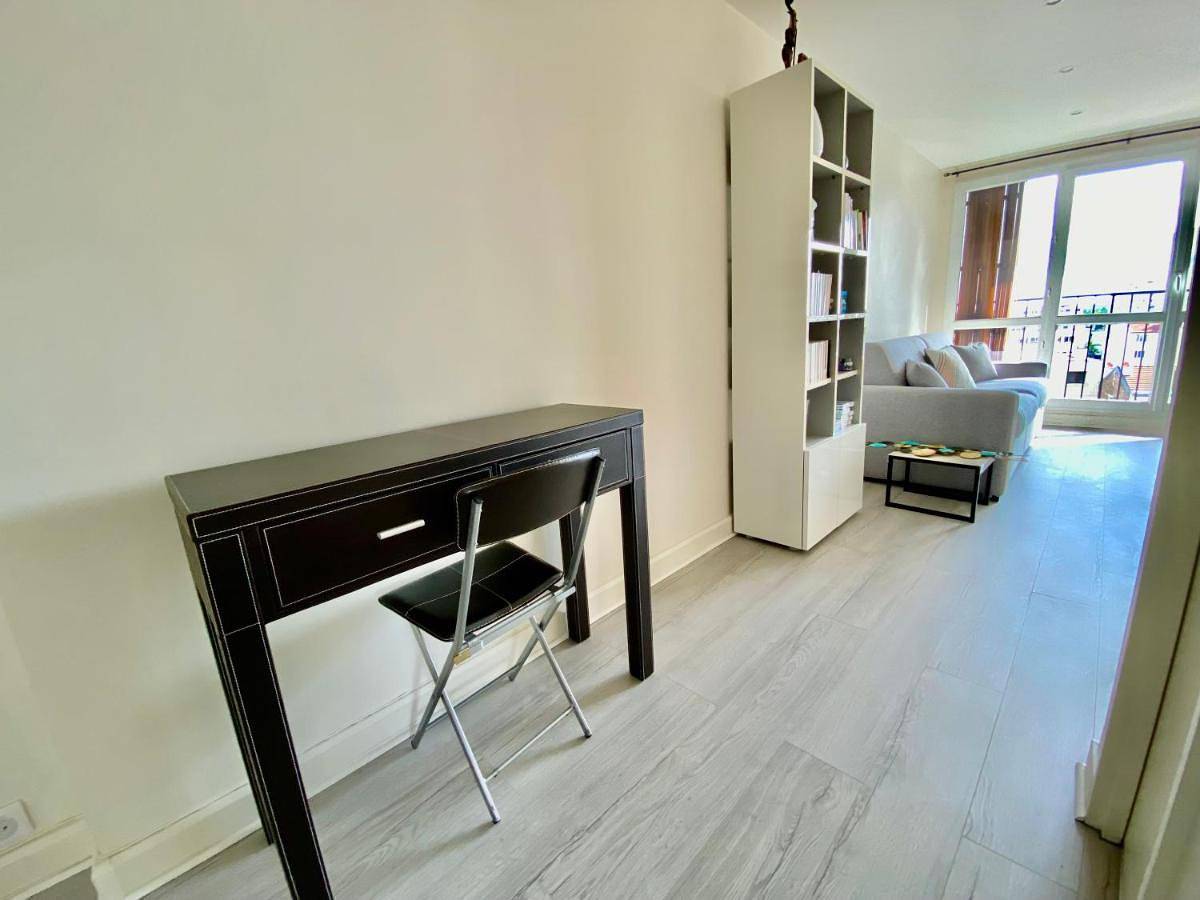 Appartement entier, One-Bedroom Apartment in Fontenay-sous-Bois, Val-de-Marne