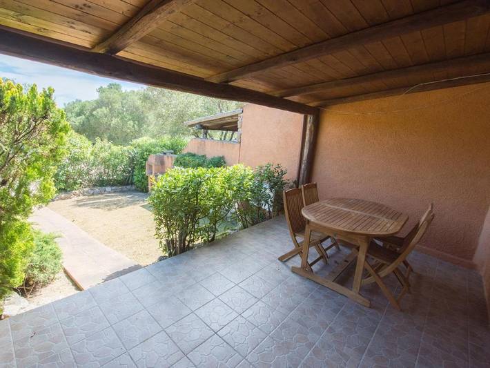 Location de vacances pour 4 personnes, avec Terrasse ainsi que Jardin et Vue à Porto Pollo - 3