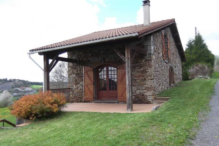 Location de vacances pour 4 personnes, avec Terrasse et Jardin à Allègre
