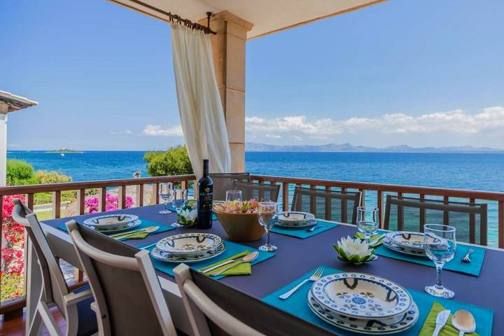 Ferienhaus für 10 Personen, mit Balkon und Terrasse sowie Garten und Pool