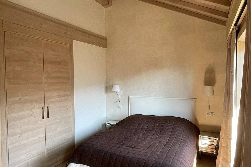 The Nánshān under-roof chalet: spacious, bright and ideally located in Auron. in Auron, Saint-Étienne-de-Tinée