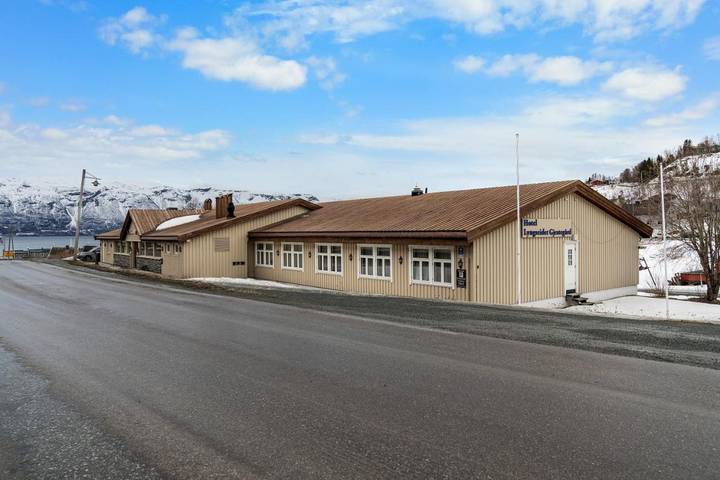 Ferienhaus für 3 Personen, mit Garten und Ausblick sowie Seeblick in Lyngen - 4