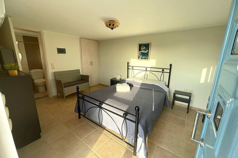 Porto Heli Panoramic Seaside Home.\nenjoy the sunsets & spacious areas! in Ververouda, Kranidi