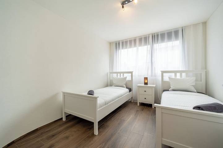 Swiss Living | High-Tech Kitchen, 1G WiFi, Balcony in Menziken, Aargau-Basel