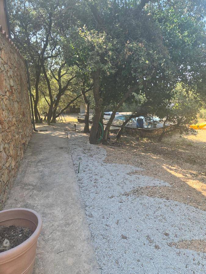 Location de vacances pour 4 personnes, avec Terrasse ainsi que Jardin et Piscine à Balaruc-le-Vieux - 3