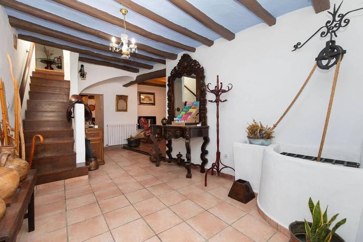 Casa rural para 12 personas, con Jacuzzi y Terraza además de Jardín y Piscina en Campo de Belchite - 2