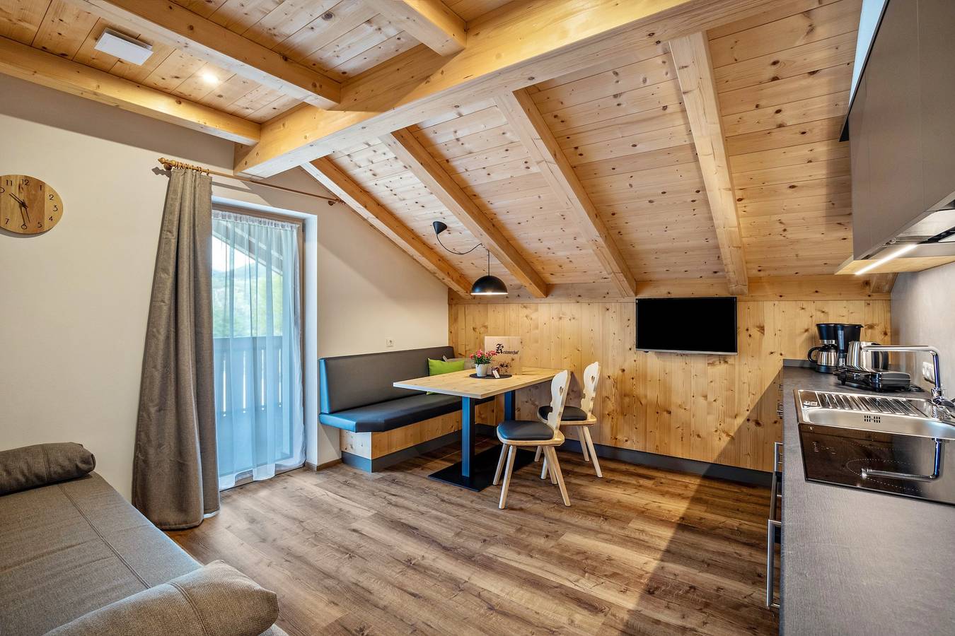 Ganze Wohnung, Ferienwohnung 'Krämerhof Apt Villnösser Geisler' mit Bergblick, Gemeinschaftsgarten und Wlan in Rodeneck, Dolomiti Superski