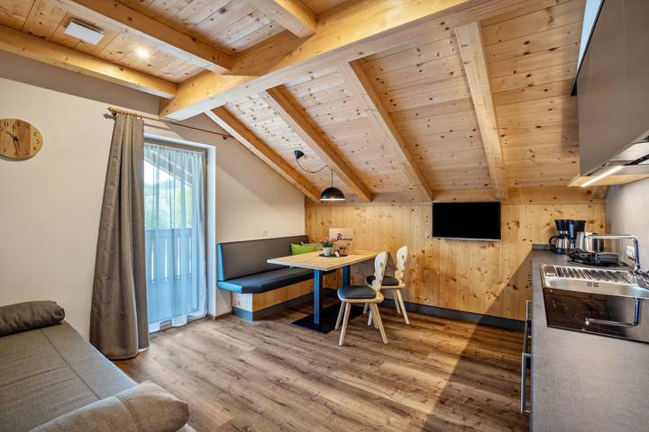 Hel lejlighed, Ferielejlighed for 4 personer med have in Rodeneck, Dolomiti Superski