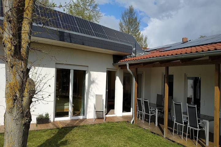 Ferienhaus für 8 Personen, mit Whirlpool und Terrasse sowie Sauna in Börgerende-Rethwisch