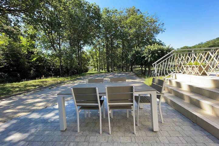 Gîte pour 4 personnes, avec Terrasse et Jardin