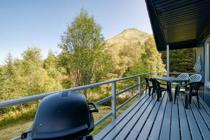 Holiday rental for 4 people, with terrace and lake view as well as garden, with pets in Stirling region