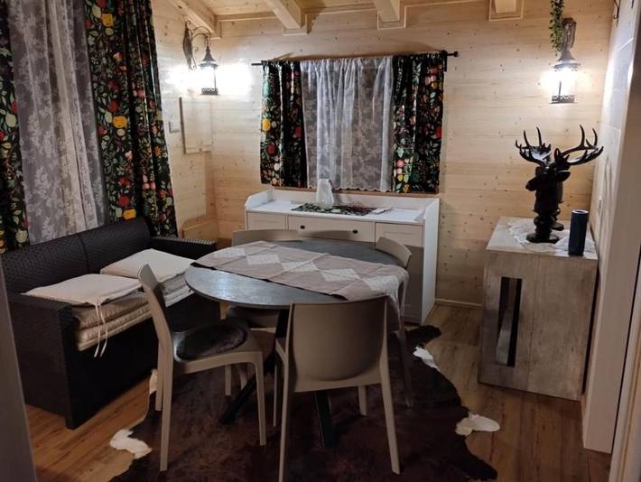 Gîte pour 8 personnes, avec terrasse ainsi que jardin et vue, animaux acceptés à Milo - 4