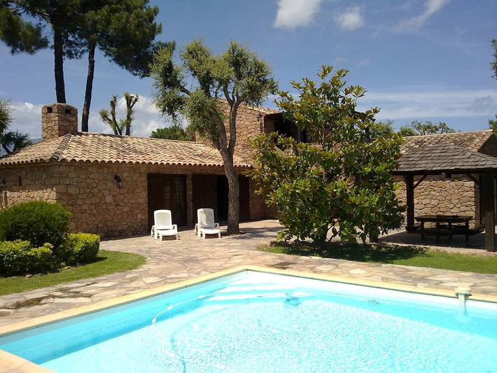Chalet para 8 personas, con piscina - 1