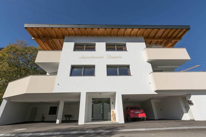Ferienwohnung für 8 Personen, mit Balkon und Terrasse sowie Sauna in Fügen