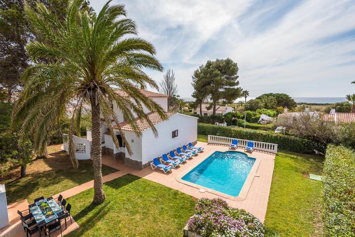 Villa for 8 people, with garden in Platja Son Bou