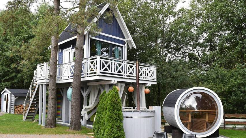 Ferienhaus für 8 Personen, mit Garten und Balkon sowie Sauna und Seeblick in Polen