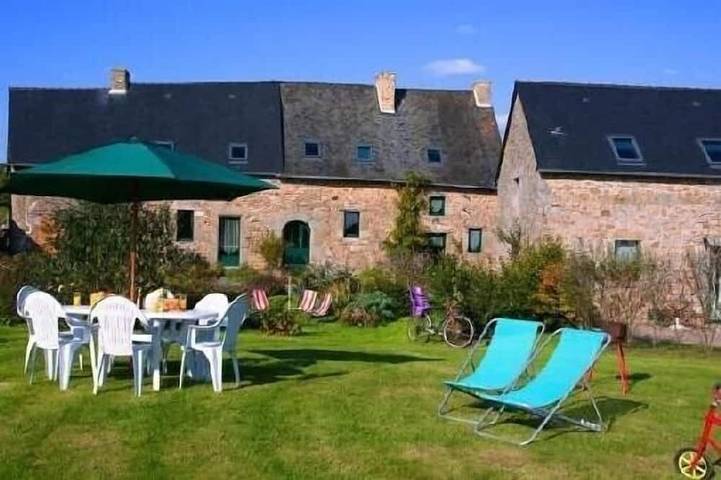 Gîte pour 4 personnes, avec Jardin à Saint-Germain-en-Coglès