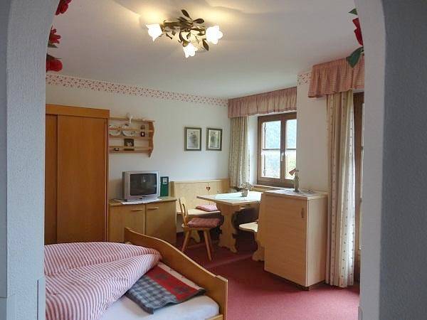 Pension für 2 Personen, mit Ausblick und Garten, kinderfreundlich im Stubaital - 4