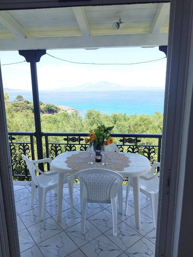 Entire apartment, Studio with Balcony in Ammoudi, Alykes