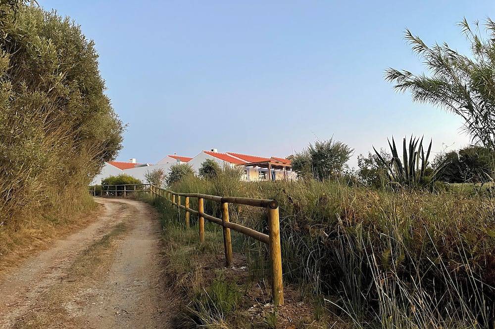 Seaside guesthouse on Carvalhal beach in Zambujeira do Mar, Costa Alentejana