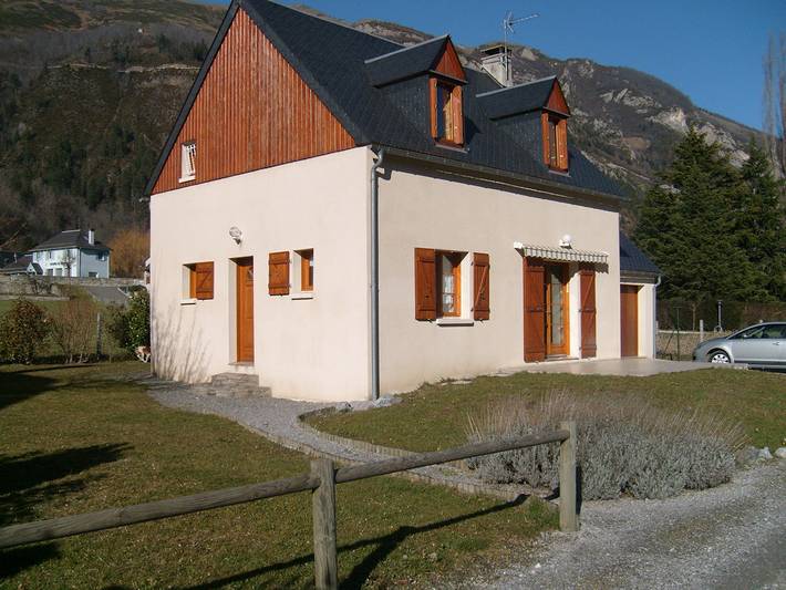 Gîte pour 8 personnes, avec terrasse et jardin