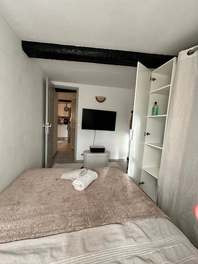 Appartement entier, T2 élégant Vue Rocher Centre village in Puget-sur-Argens, Côte méditerranéenne (France)