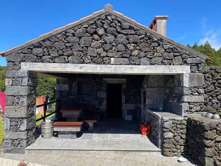 Location de vacances pour 8 personnes, avec vue ainsi que piscine et jardin dans Capelo - 3