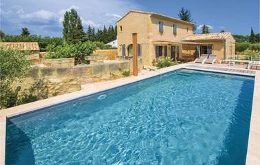Gîte pour 8 personnes, avec piscine ainsi que jardin et terrasse à Saint-Hilaire-d'Ozilhan