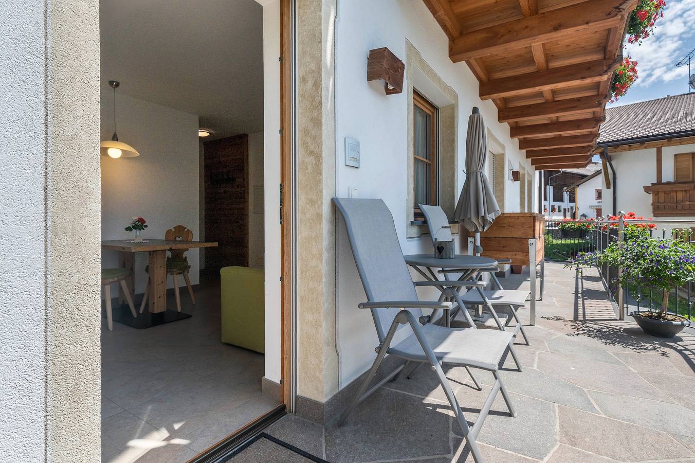 Entire apartment, Apartment "Montis Moarhof Natur Apartments" with Mountain View, Shared Terrace & Wi-Fi in Tschöfas, Lajen