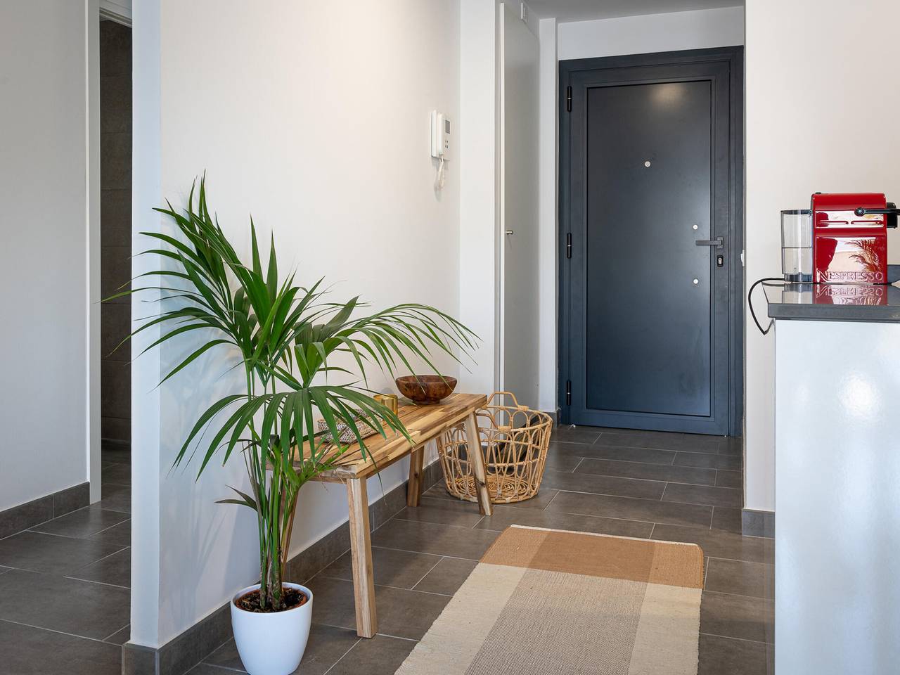 Apartamento entero, Apartamento moderno con A/A, piscina y parking a 190m de la playa Cala Canyadell in Altafulla, Costa Dorada