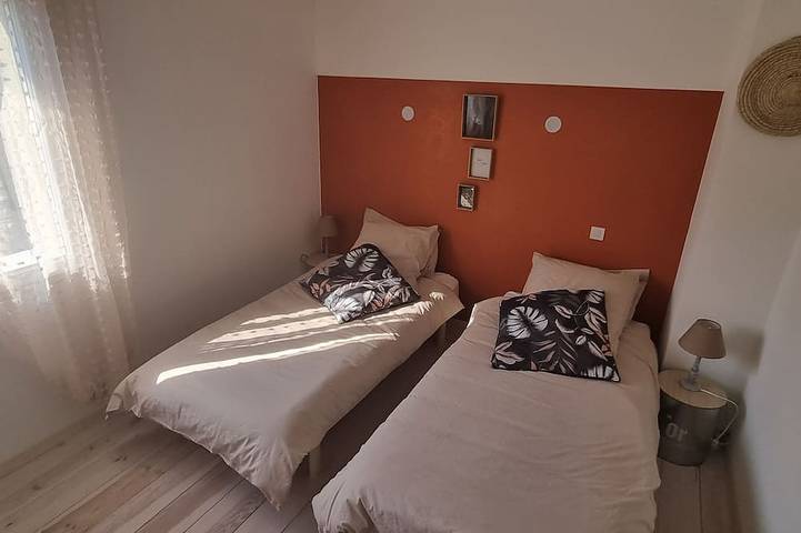 Location de vacances pour 8 personnes, avec terrasse à Vesseaux - 3