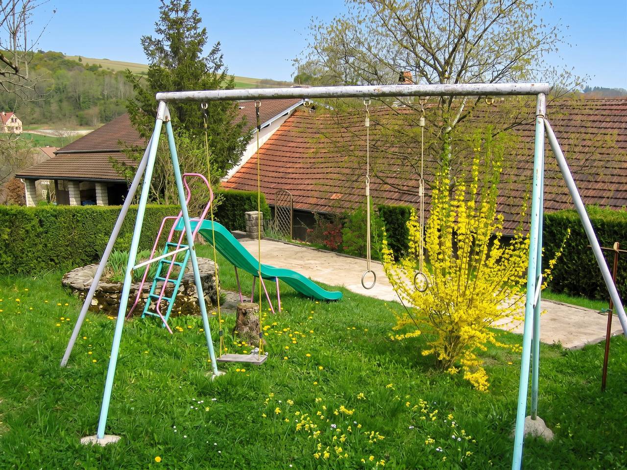 Casa encantadora en Saint-Laurent-la-Roche con jardín vallado in La Chailleuse, Jura Francais