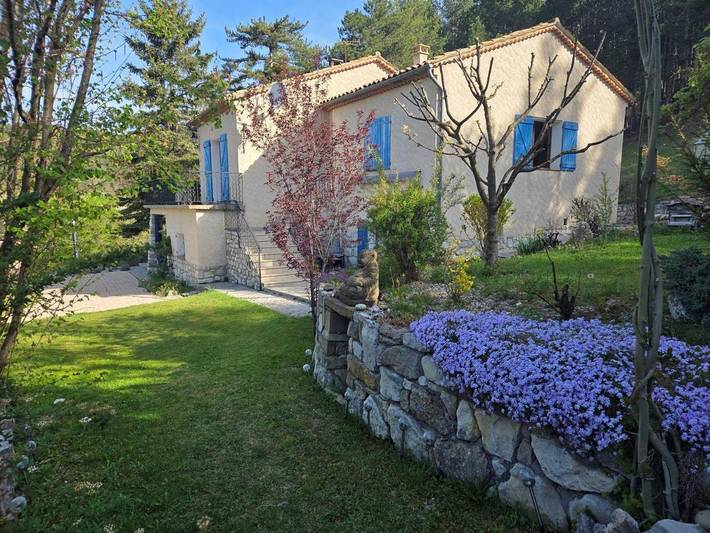 Chambre d’hôte pour 2 personnes, avec Terrasse ainsi que Jardin et Vue