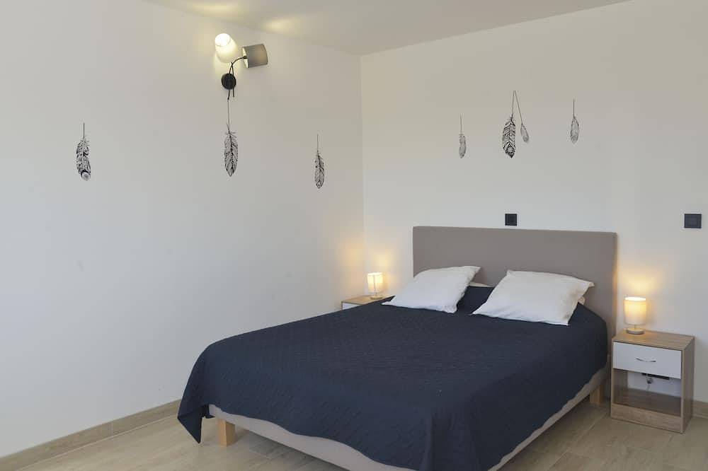 Former Sheepfold entirely renovated and its private heated swimming pool in Bessas, Ardèche