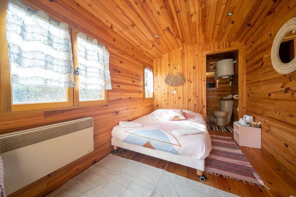 Caravana-Confortable-Baño privado con ducha-Vista al Jardín in Saint-Julien-d'Arpaon, Cevenas