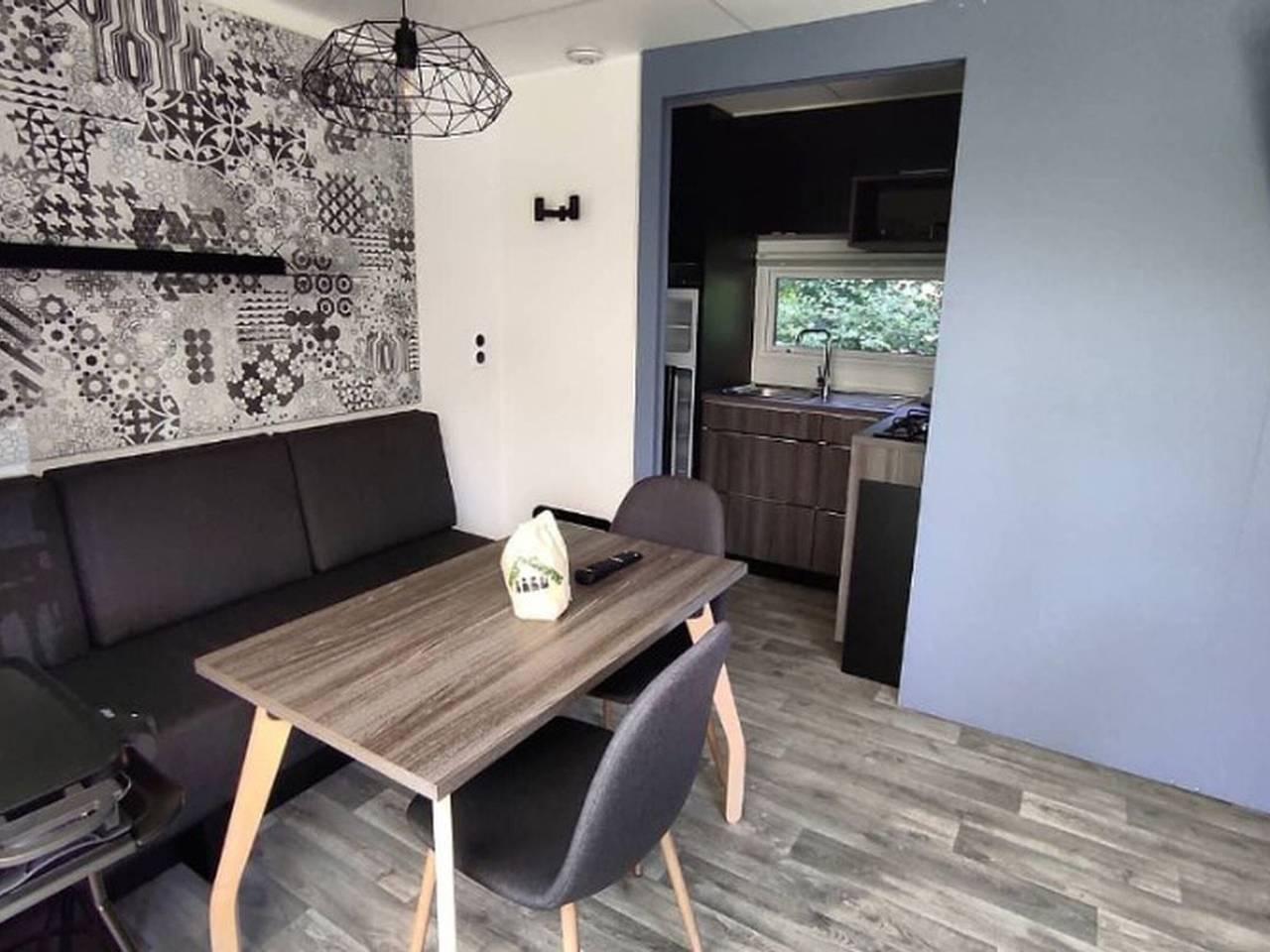 Mobile Home 20m² with Terrace - 1 Bedroom, 2 Guests in Challes-les-Eaux, Chambéry region