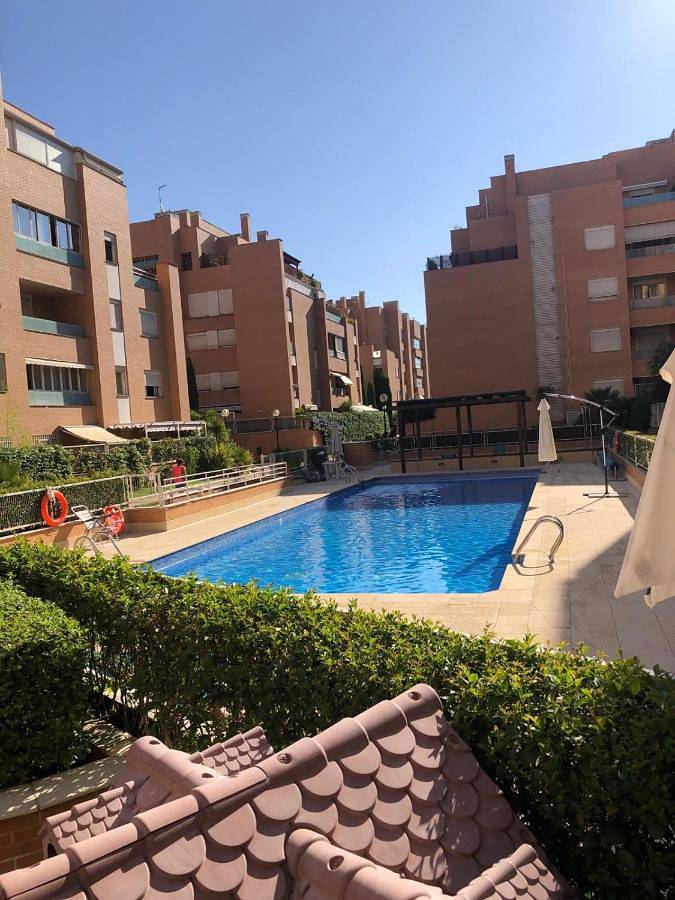 Apartamento de vacaciones para 3 personas, con jardín además de piscina y piscina para niños, Se admiten mascotas - 1
