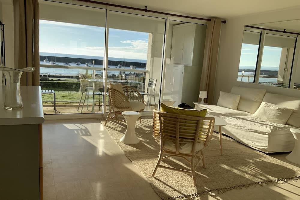 Entire apartment, Presquîle de Rhuys Appartement vue Mer. Première Ligne in Sarzeau, Côte des Mégalithes