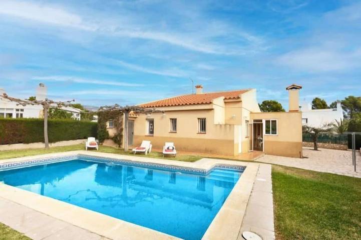 Casa de vacaciones para 8 personas, con piscina además de jardín y balcón, Se admiten mascotas - 1