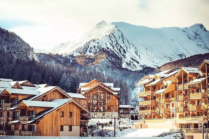 Gîte pour 4 personnes, avec piscine et balcon dans Hautes-Alpe - 3