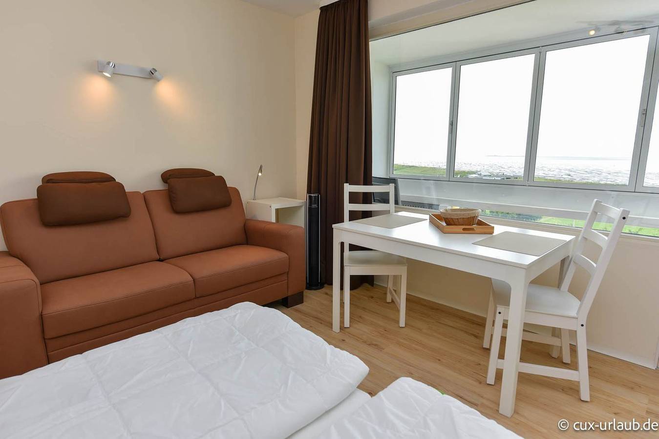 Ganze Wohnung, Exklusive Ferienwohnung mit Meerblick, Balkon, Pool und Sauna direkt am Strand in Döse, Cuxhaven