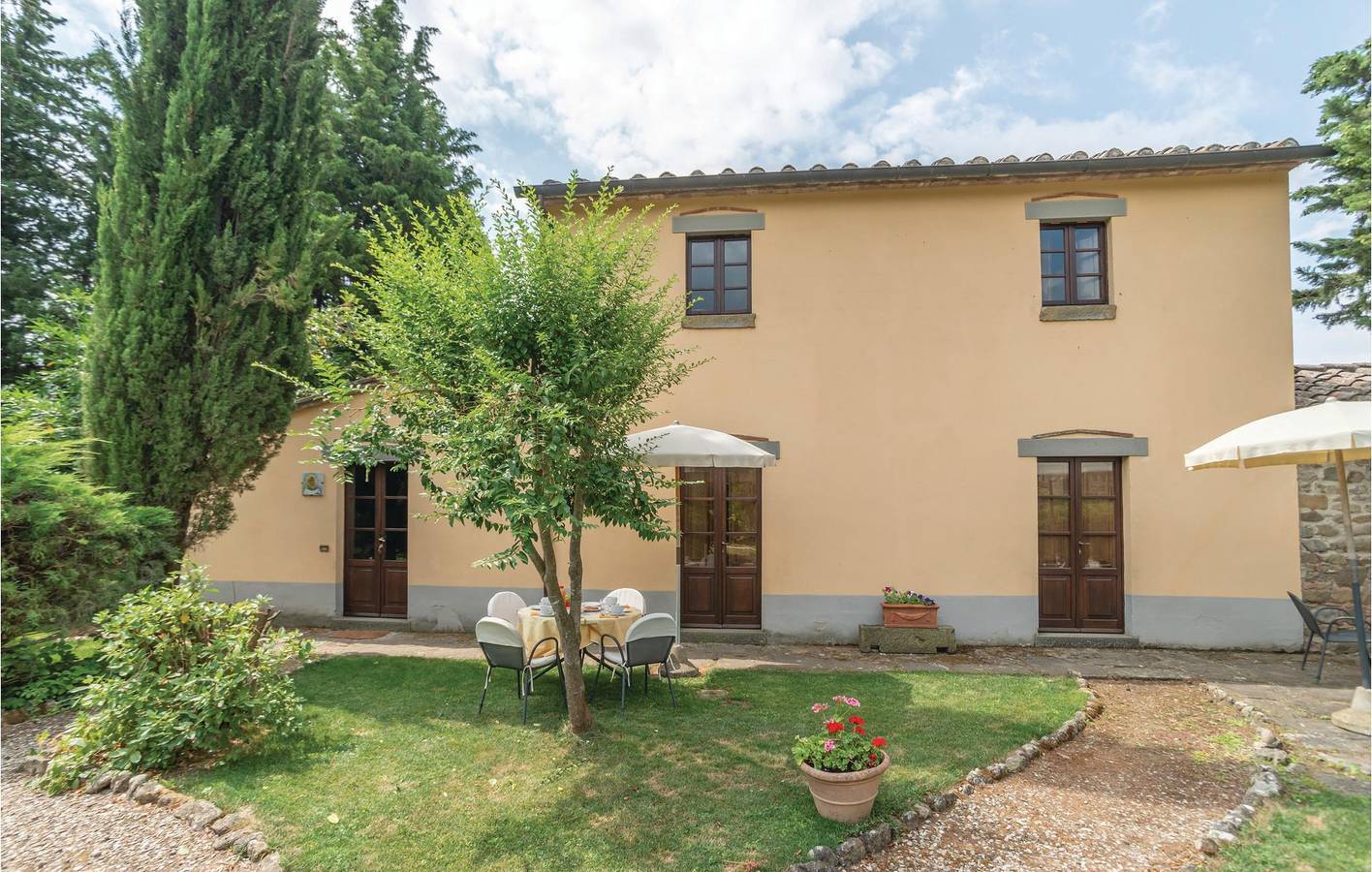Geheel vakantieappartement, Appartement in Cortona met parkeerplaats, zwembad en internet in Cegliolo, Provincie Arezzo