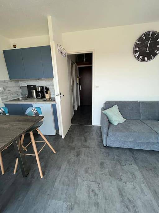 Appartement entier, One-Bedroom Apartment in Sainte Cécile Plage, Camiers