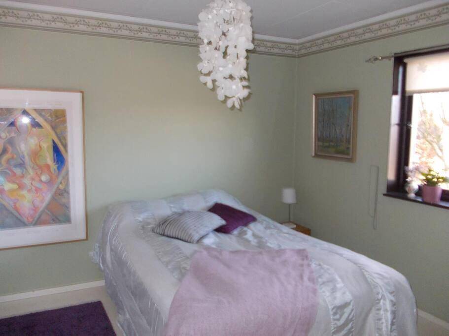 Villa med blommande trädgård, centralt Båstad in Bastad, Bjärehalvön