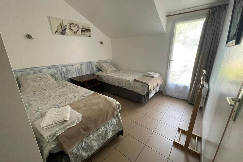 Grande maison avec piscine couverte et chauffée in Saint-Barthélemy (France), Région de Pontivy