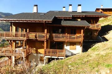 Gîte pour 4 personnes, avec vue et balcon dans Arêches
